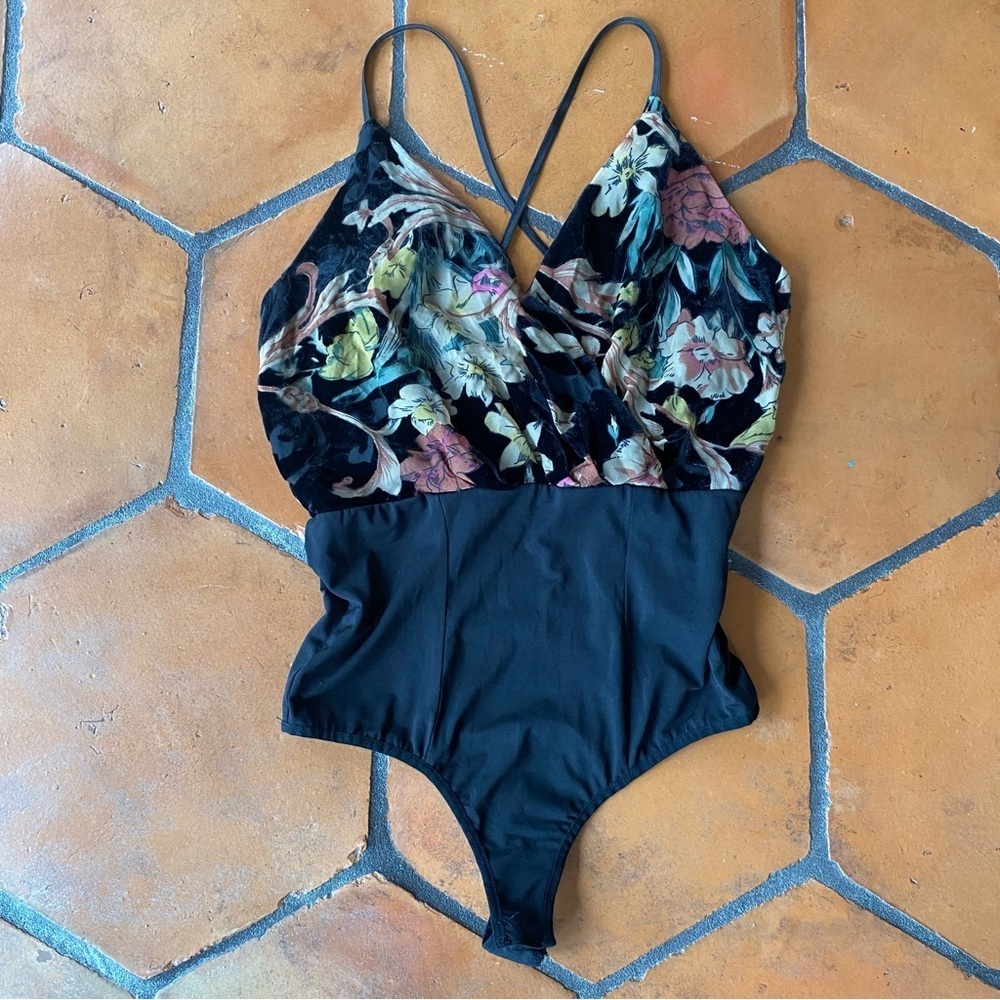 Bebe Vintage Y2K Floral Velvet Burnout Bodysuit 90’s Size XS Vamp Goth Alt